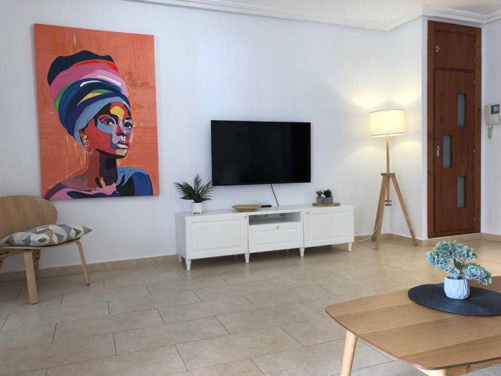 Benalroma 2 Bedroom Top Floor With Nice Terrace And Sea View