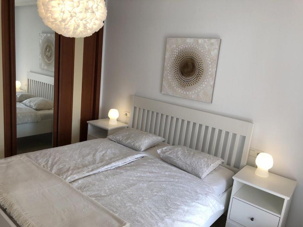 Benalroma 2 Bedroom Top Floor With Nice Terrace And Sea View Lejlighed Benalmádena