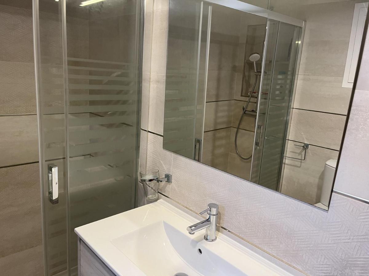 Benalroma 2 Bedroom Top Floor With Nice Terrace And Sea View Benalmádena